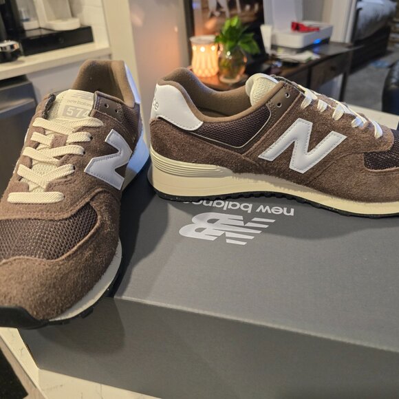 New Balance 574 Dark Mushroom Angora U574RBI Men Size 10 Casual Trainer NEW - Picture 3 of 14